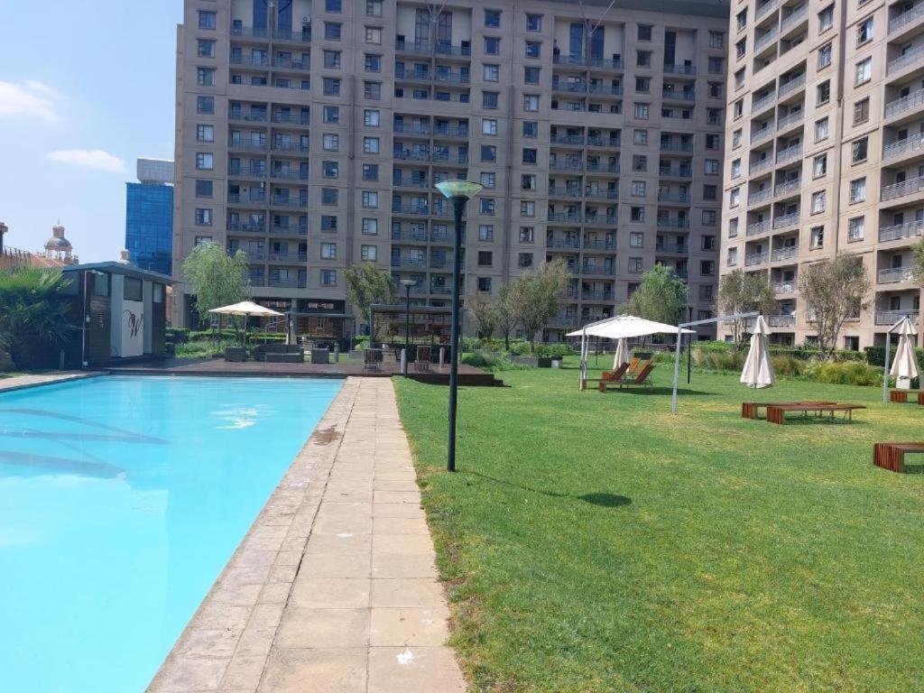 Prestige Apartments Sandton At Westpoint Johannesburg Dış mekan fotoğraf